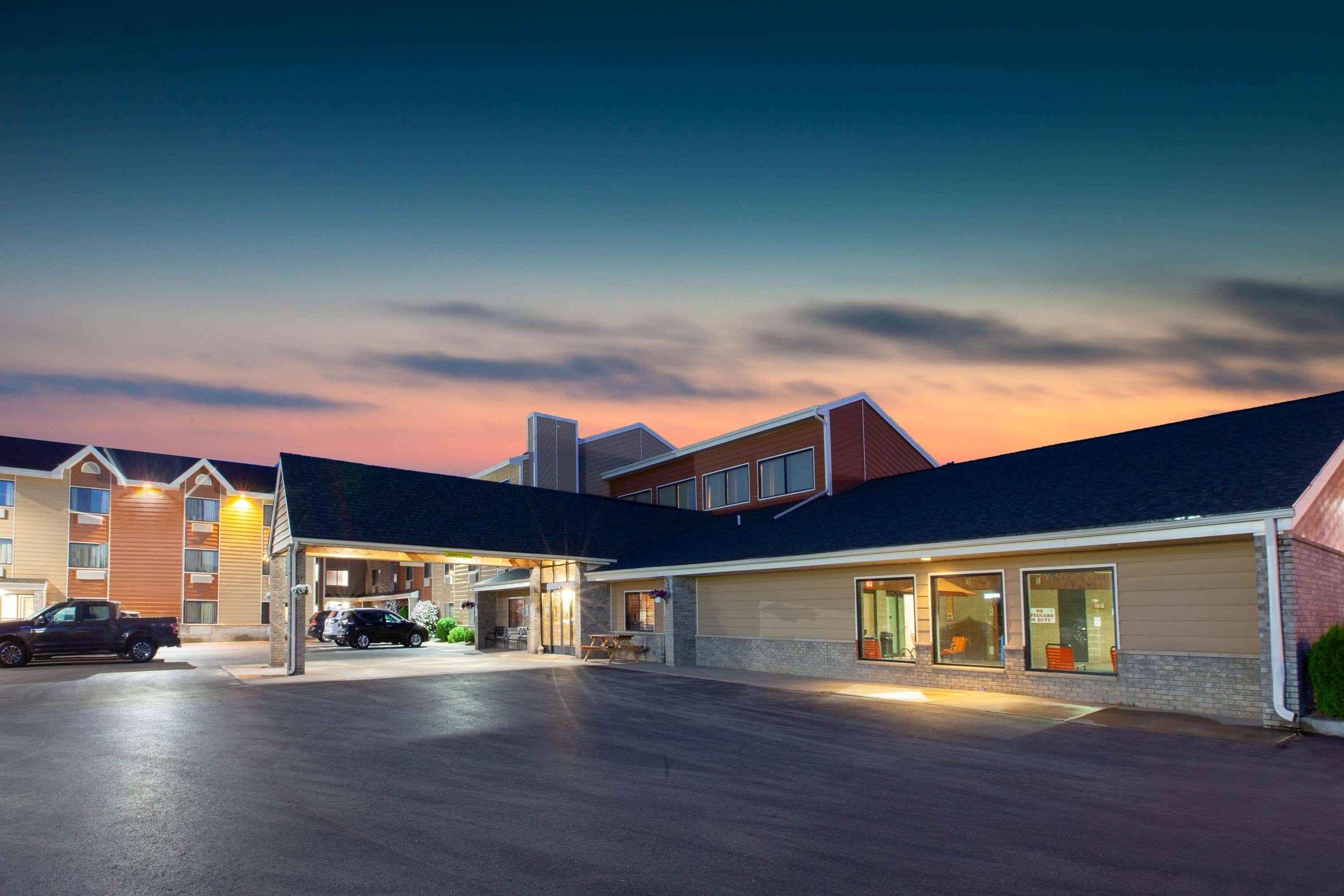 Americinn By Wyndham Iron River Exterior photo